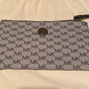 Michael Kors wristlet